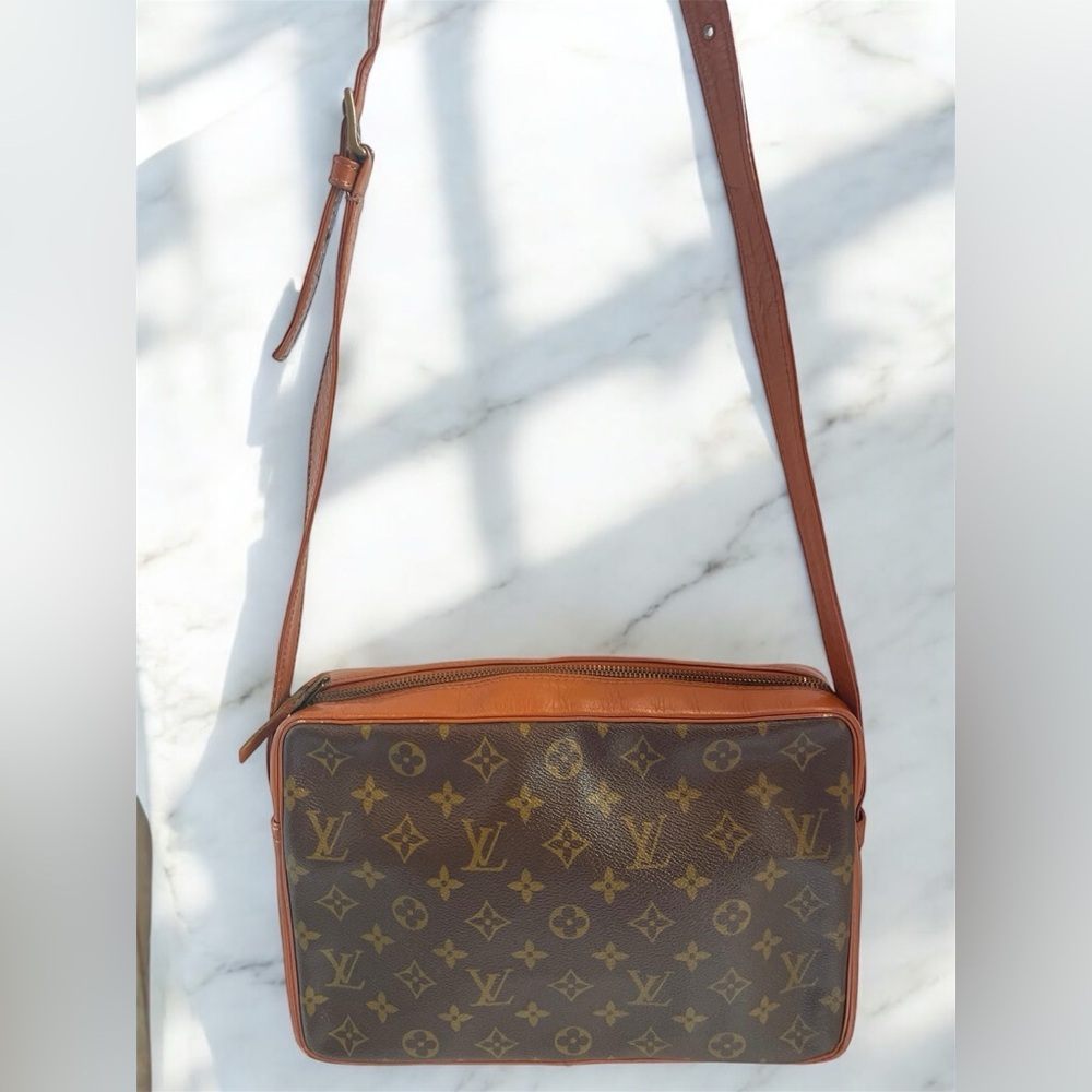 Louis Vuitton Monogram Sac Bandouliere - Picture 4 of 12